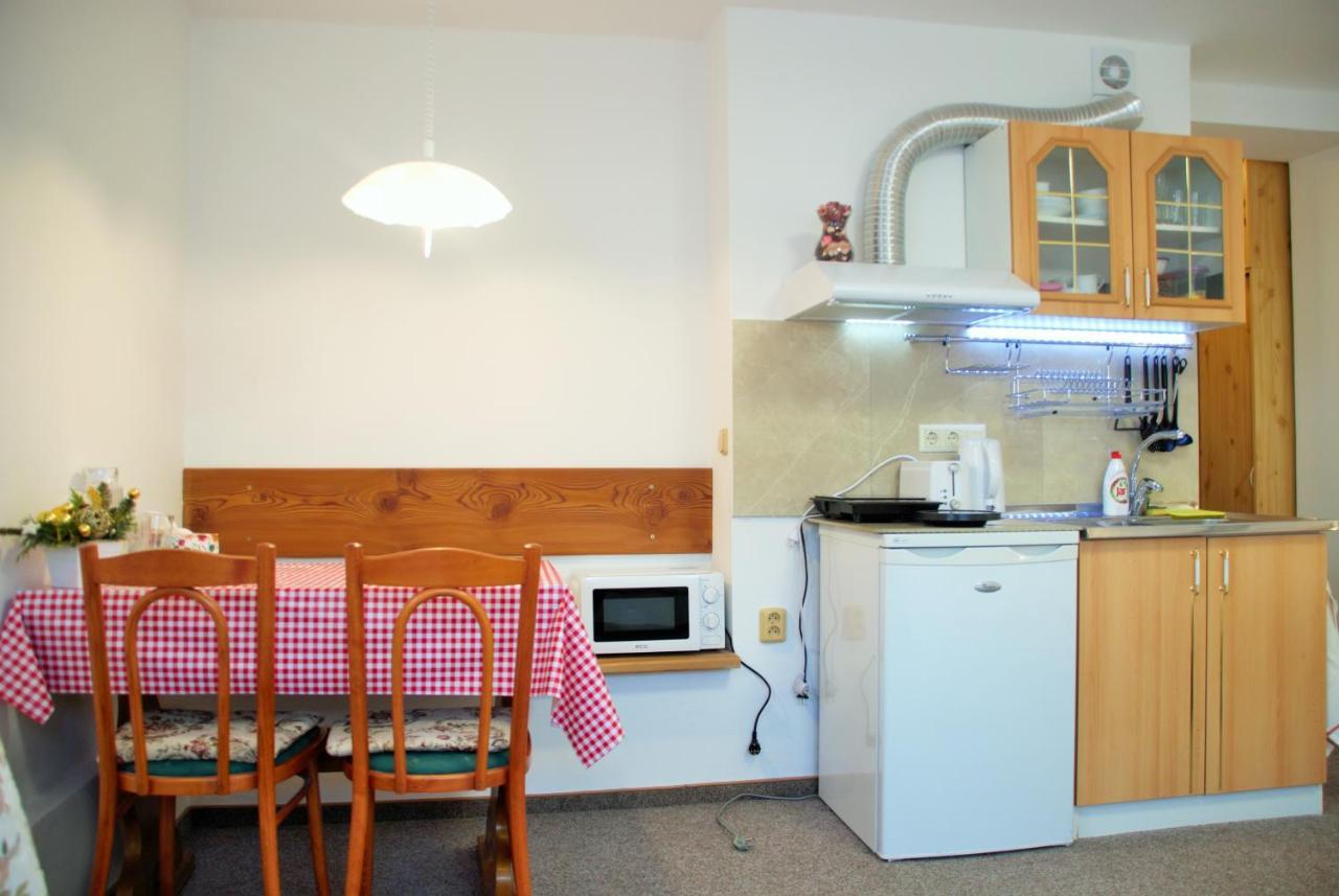 Privat Nika Hotel Závažná Poruba Eksteriør billede